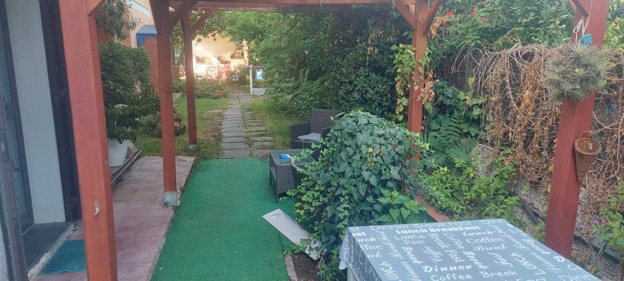 Stanza In Villa Con Giardino Con Box Doccia Idromassaggio Rent A Car Aci Bonaccorsi Eksteriør billede